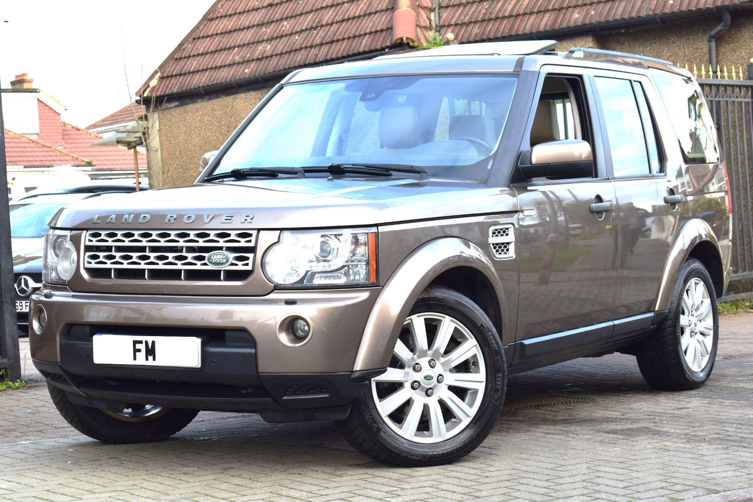 Used Land Rover Discovery 4 2015 for sale - 77067006: Photo 1