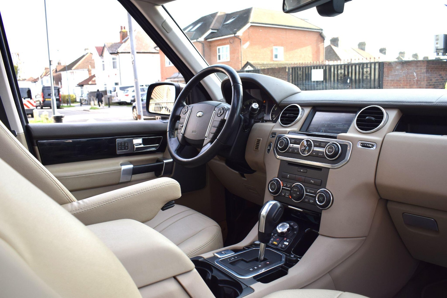 Used Land Rover Discovery 4 2015 for sale - 77067006: Photo 2