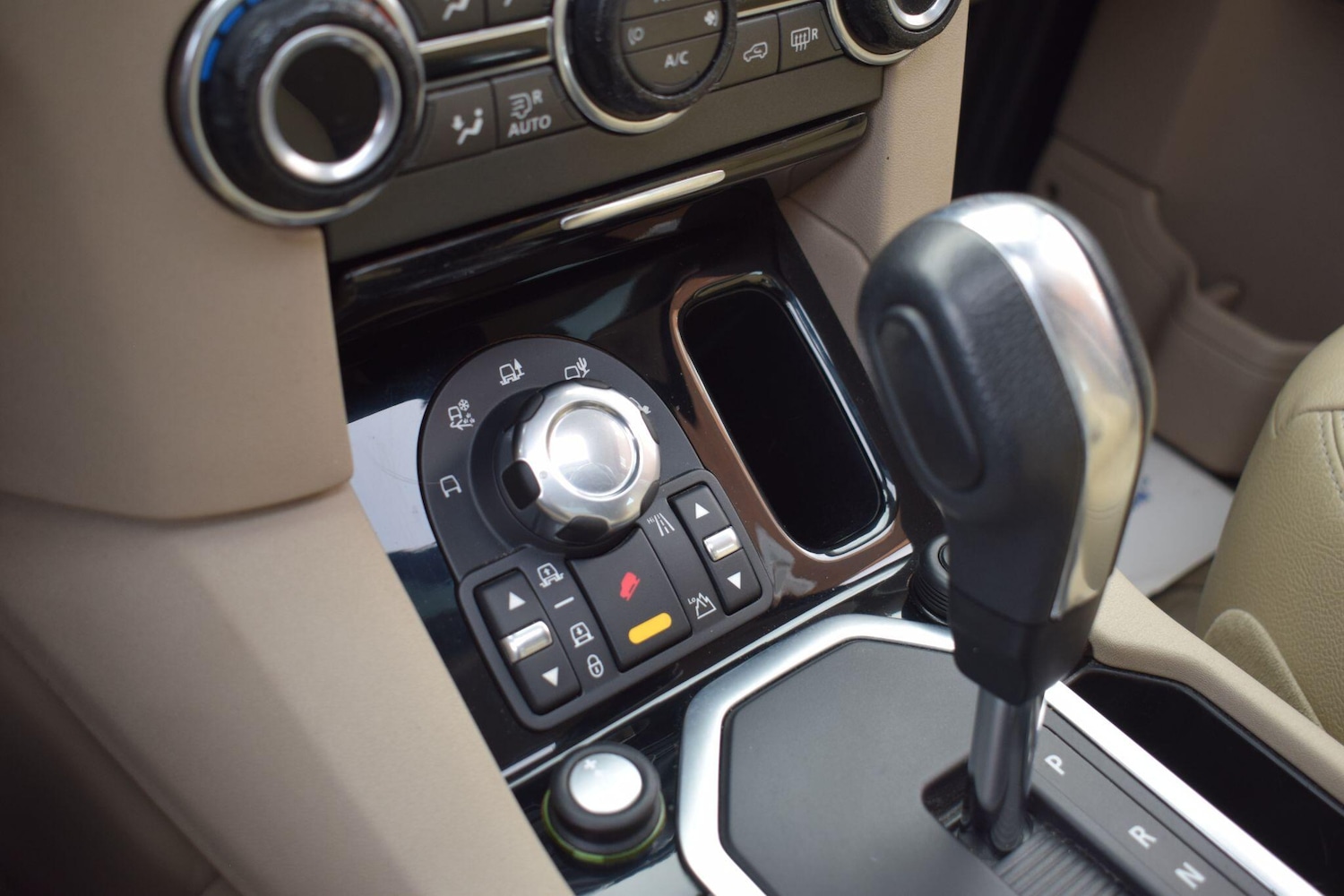 Used Land Rover Discovery 4 2015 for sale - 77067006: Photo 31