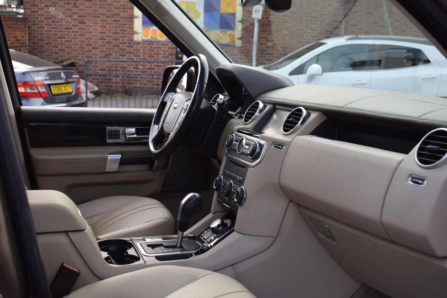 Used Land Rover Discovery 4 2015 for sale - 77067006: Photo 51