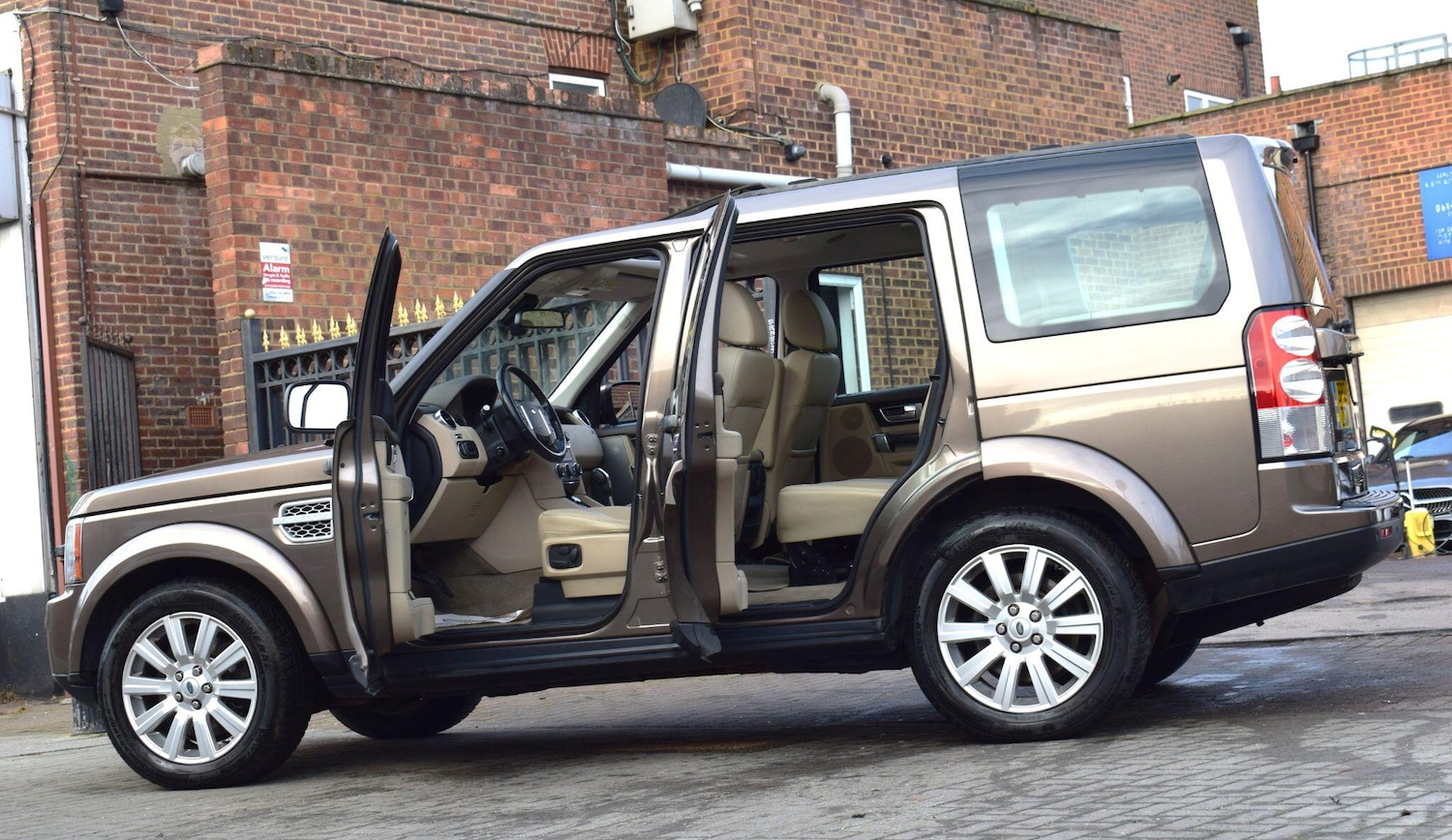 Used Land Rover Discovery 4 2015 for sale - 77067006: Photo 7