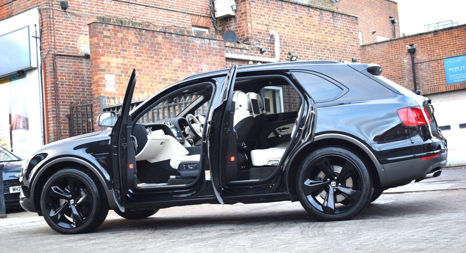 Used Bentley Bentayga for sale - 76912900: Photo 10