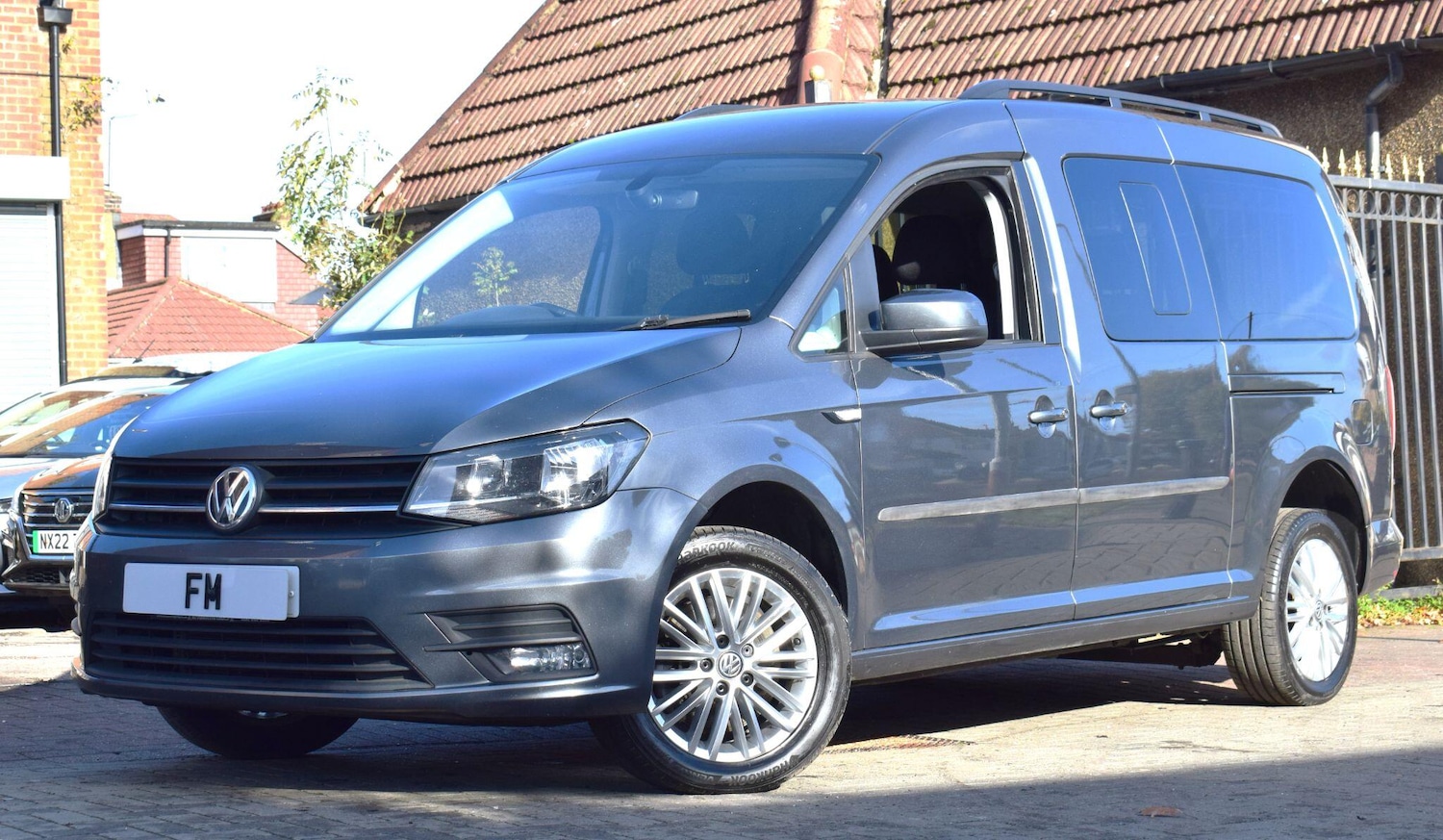 Used Volkswagen Caddy Maxi Life 2018 for sale - 76398879: Photo 1