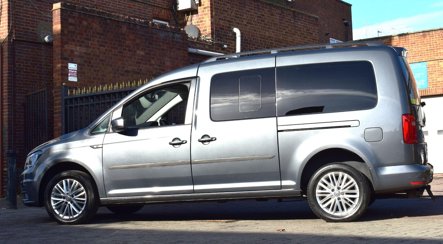 Used Volkswagen Caddy Maxi Life 2018 for sale - 76398879: Photo 32