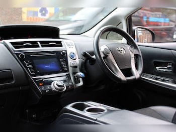 Used Toyota Prius+ 2020 for sale - 78291458: Photo