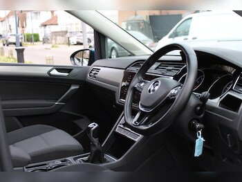 Used Volkswagen Touran 2020 for sale - 78318655: Photo