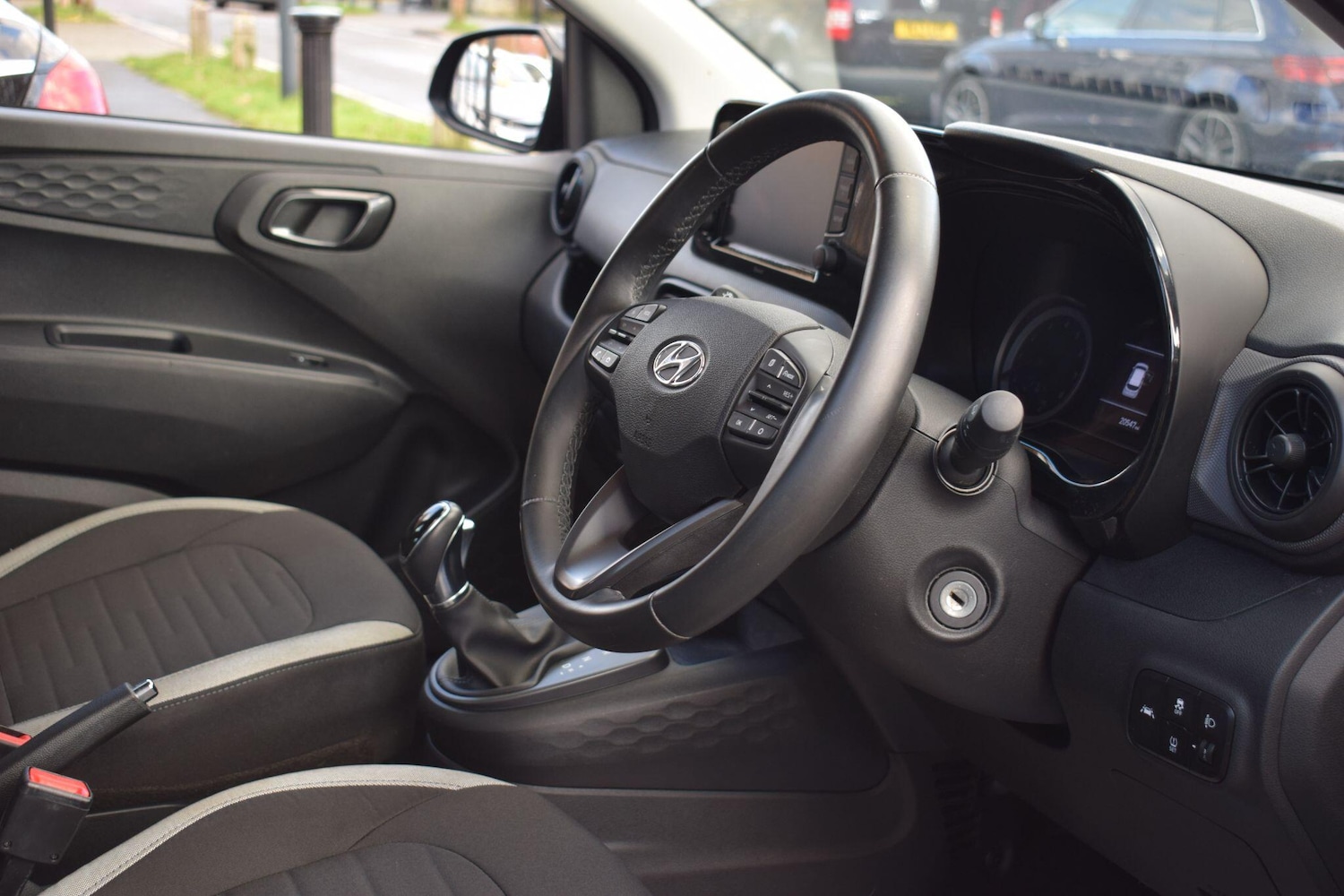 Used Hyundai i10 2021 for sale - 76801639: Photo 5