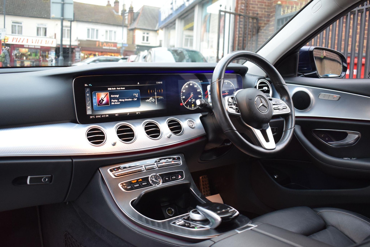 Used Mercedes-Benz E Class for sale - 77497396: Photo 21