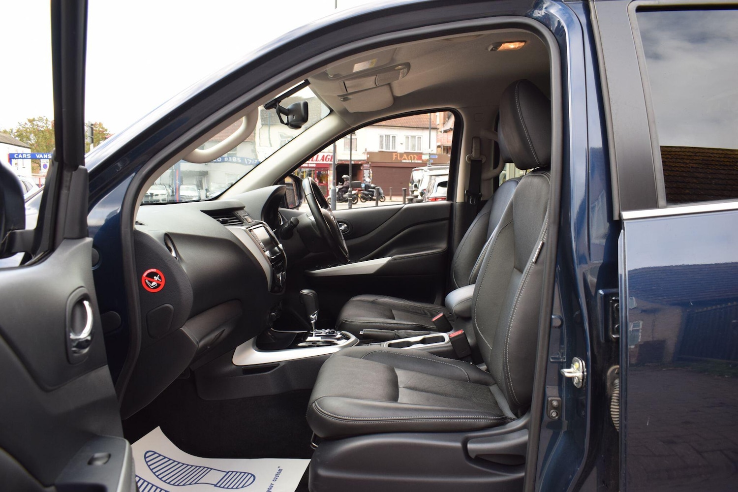 Used Nissan Navara 2021 for sale - 76377327: Photo 24