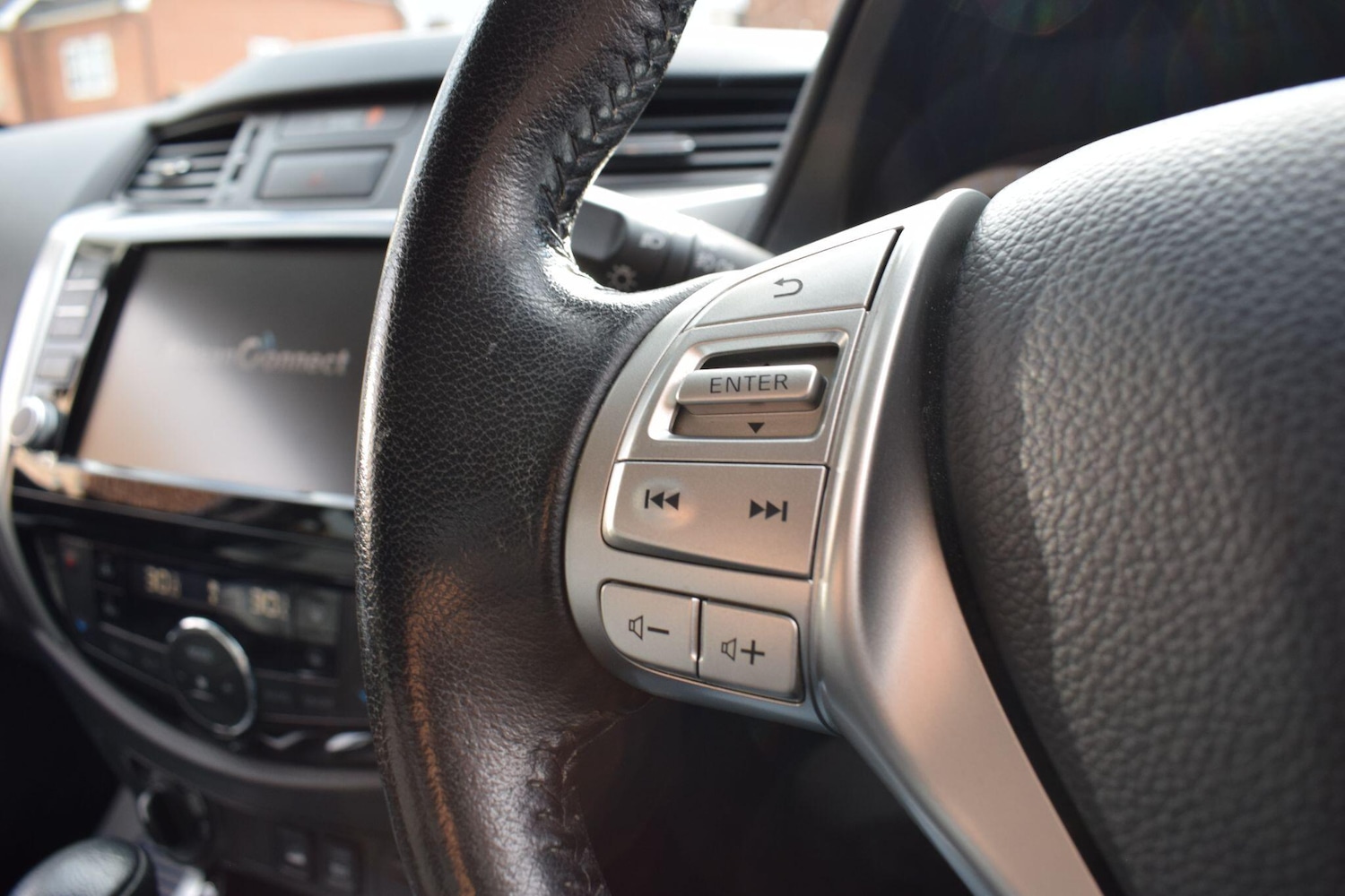 Used Nissan Navara 2021 for sale - 76377327: Photo 43