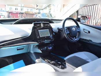 Used Toyota Prius 2022 for sale - 75214807: Photo
