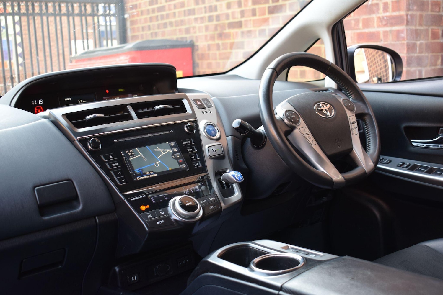 Used Toyota Prius+ 2020 for sale - 77957354: Photo 2