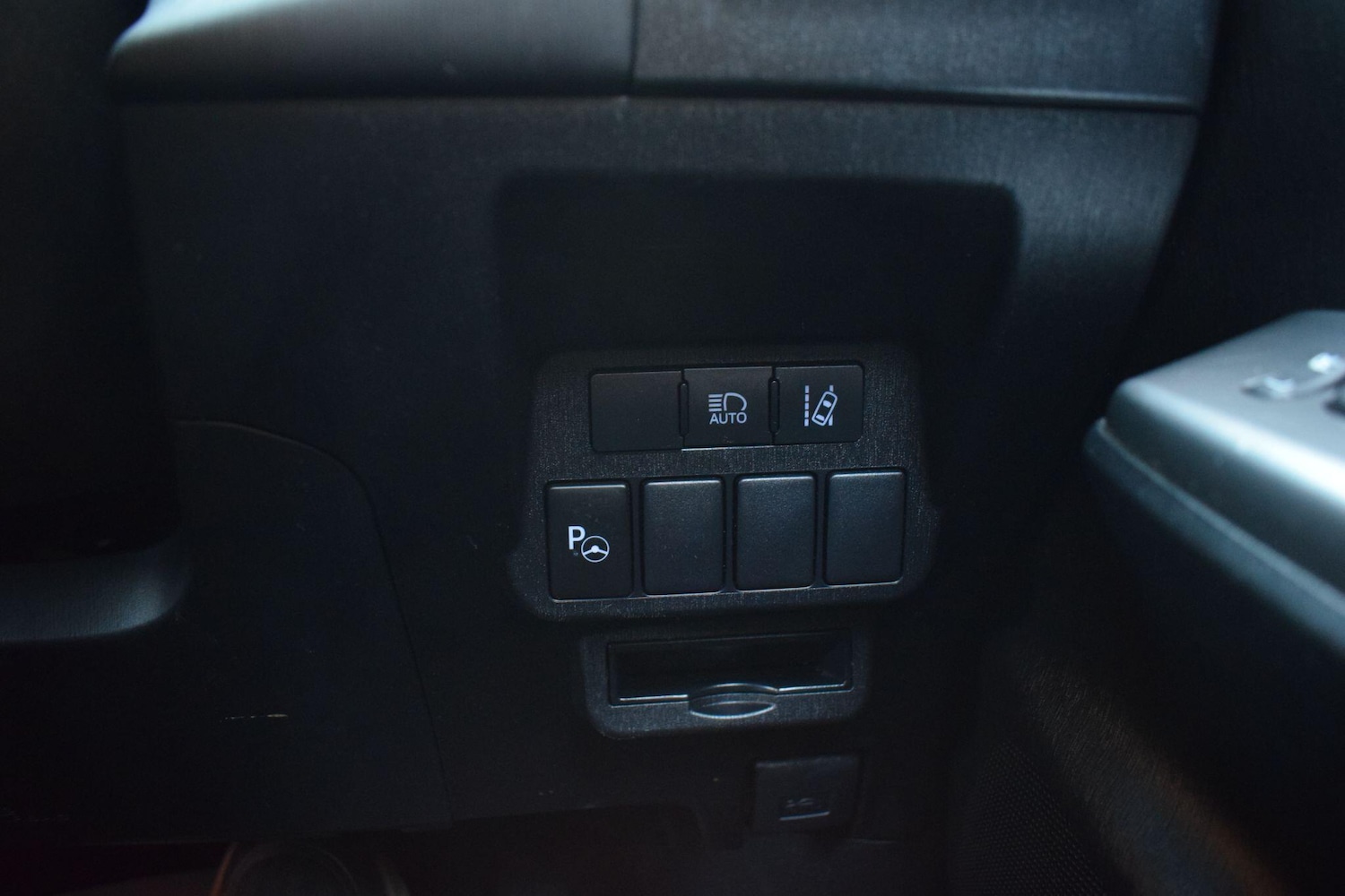 Used Toyota Prius+ 2020 for sale - 77957354: Photo 28