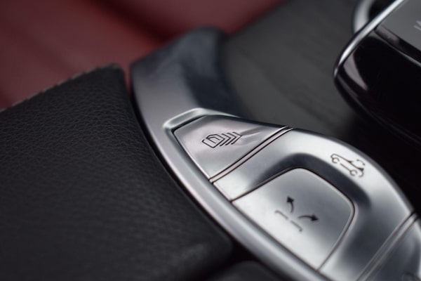 Used Mercedes-Benz C Class 2018 for sale - 76282591: Photo 32