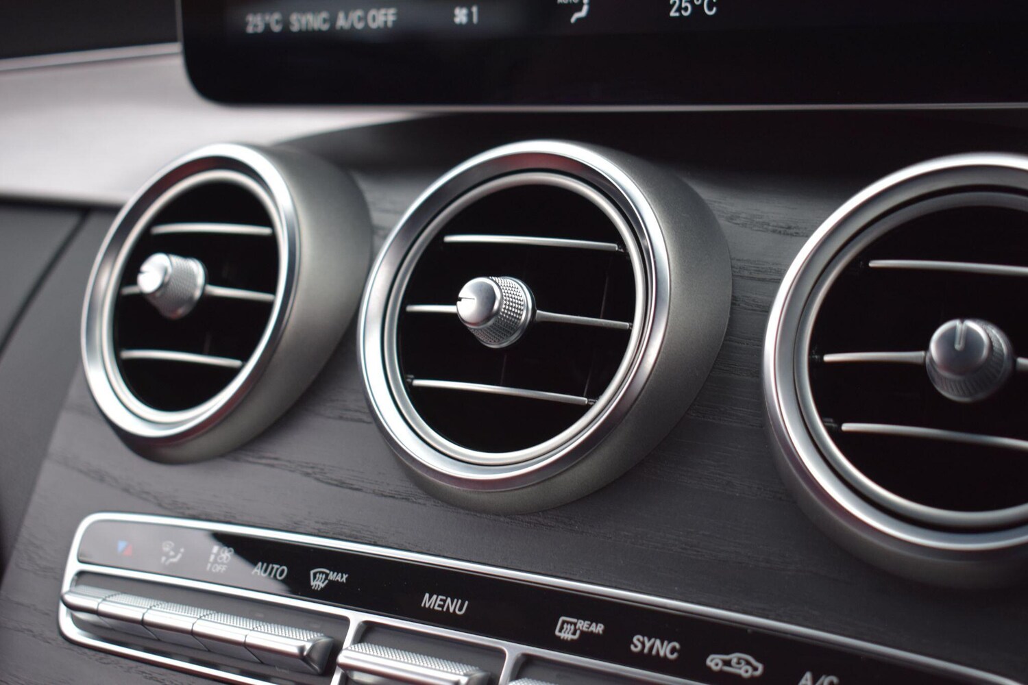 Used Mercedes-Benz C Class 2018 for sale - 76282591: Photo 37