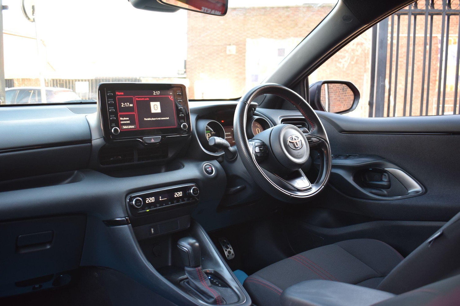 Used Toyota Yaris for sale - 78115902: Photo 2