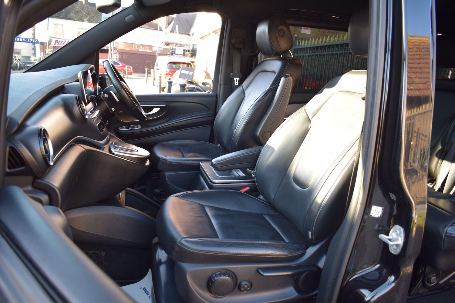 Used Mercedes-Benz V-Class 2020 for sale - 76645993: Photo 8