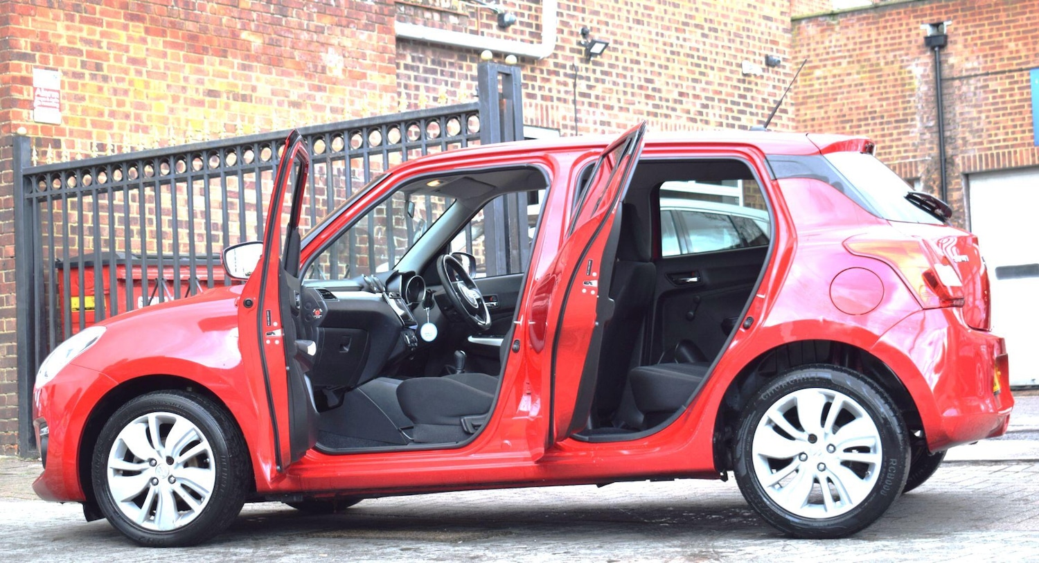 Used Suzuki Swift 2018 for sale - 77396323: Photo 14