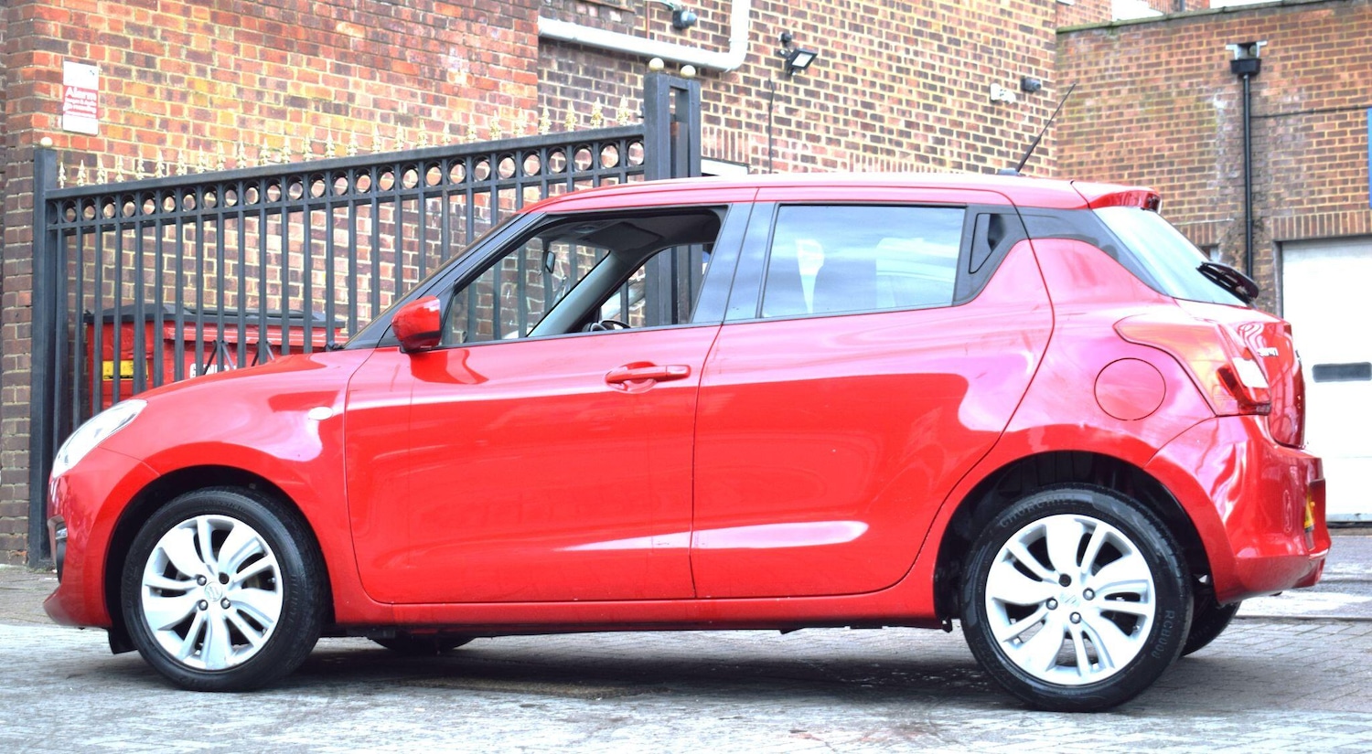 Used Suzuki Swift 2018 for sale - 77396323: Photo 21