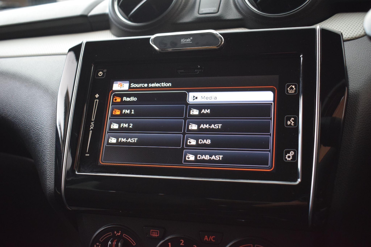 Used Suzuki Swift 2018 for sale - 77396323: Photo 29