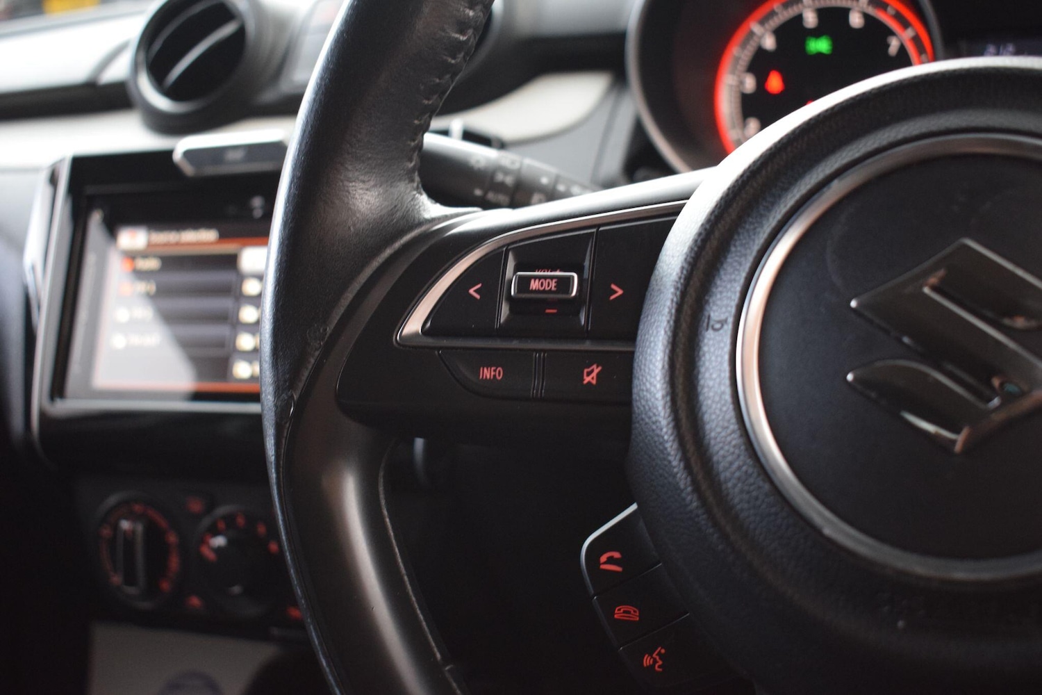 Used Suzuki Swift 2018 for sale - 77396323: Photo 31