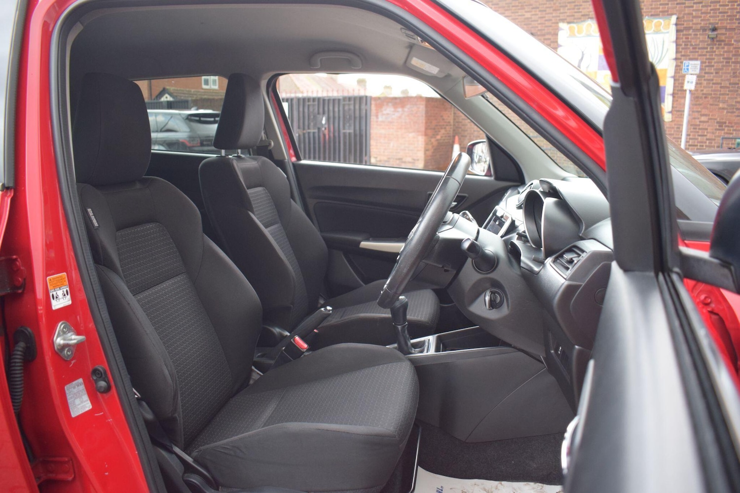 Used Suzuki Swift 2018 for sale - 77396323: Photo 8