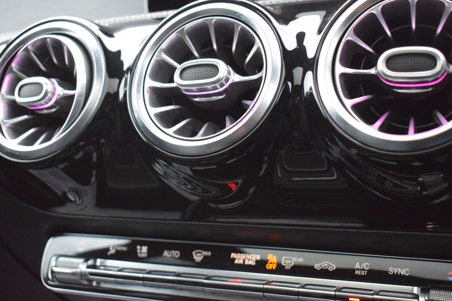 Used Mercedes-Benz CLA for sale - 77854075: Photo 29