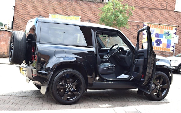 Used Land Rover Defender 90 2021 for sale - 75414962: Photo 15