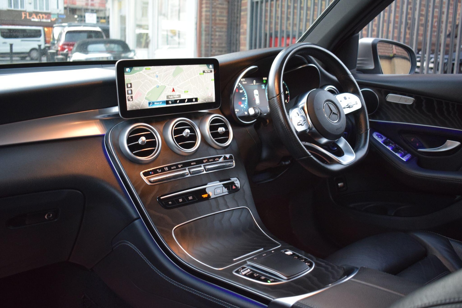 Used Mercedes-Benz GLC 2020 for sale - 76801811: Photo 2