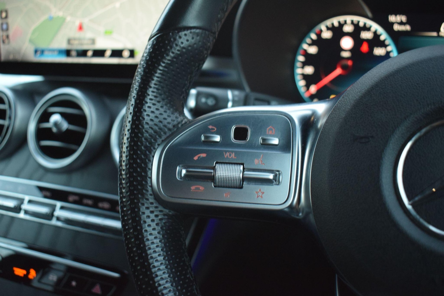 Used Mercedes-Benz GLC 2020 for sale - 76801811: Photo 44