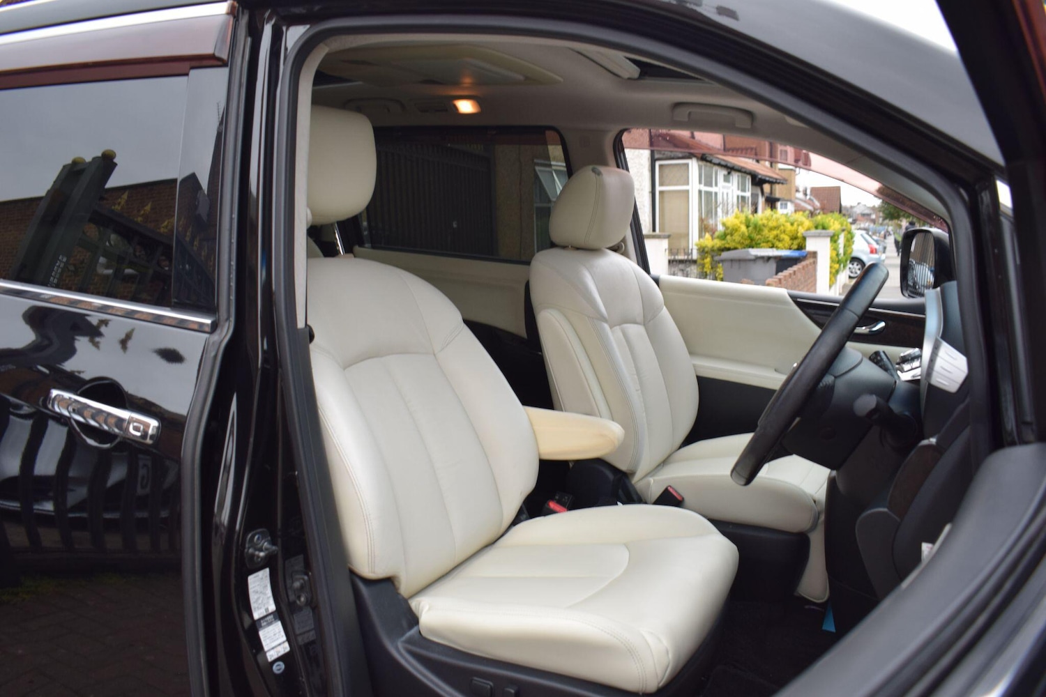 Used Nissan Elgrand 2022 for sale - 78007537: Photo 10