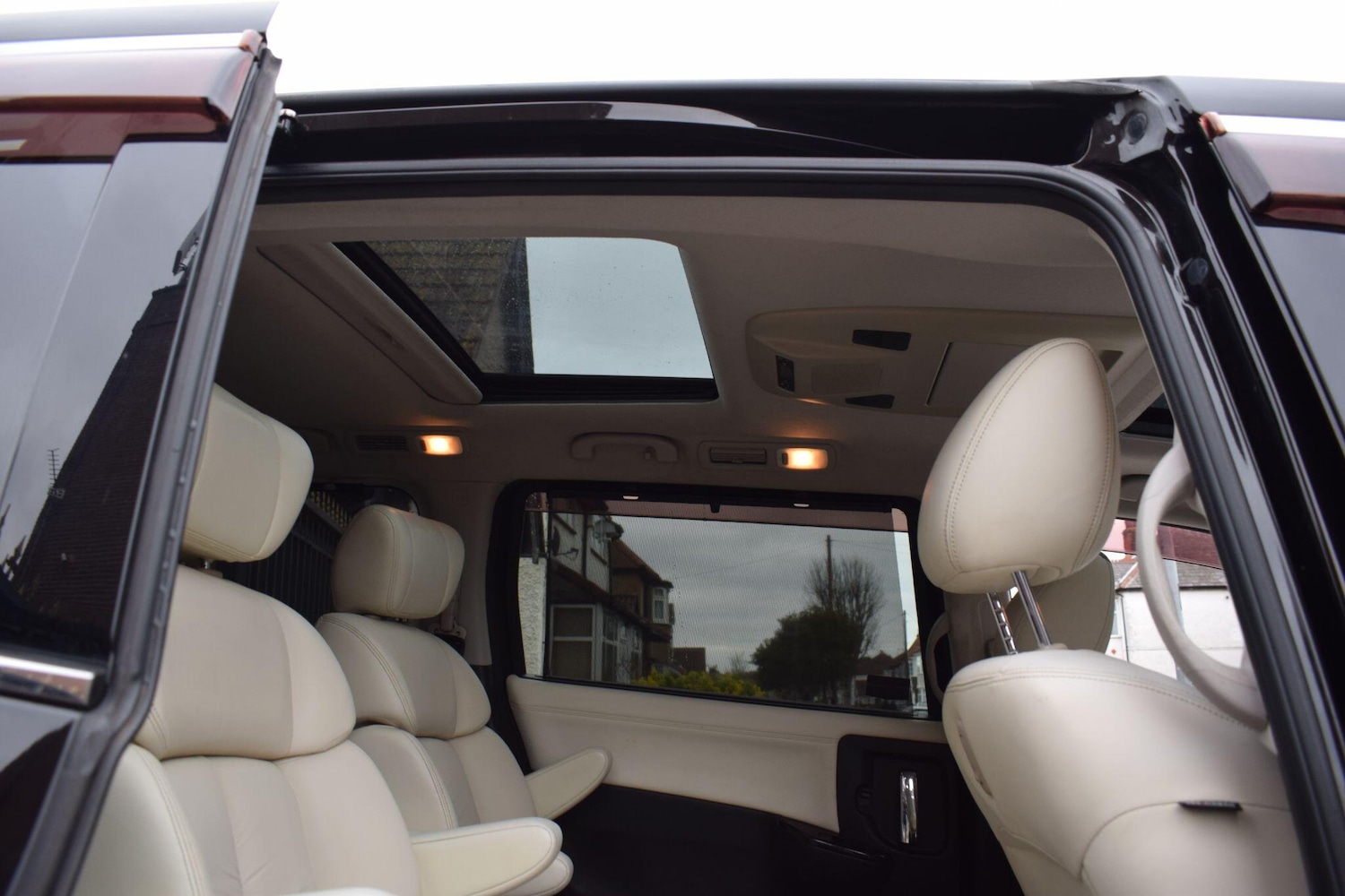 Used Nissan Elgrand 2022 for sale - 78007537: Photo 23