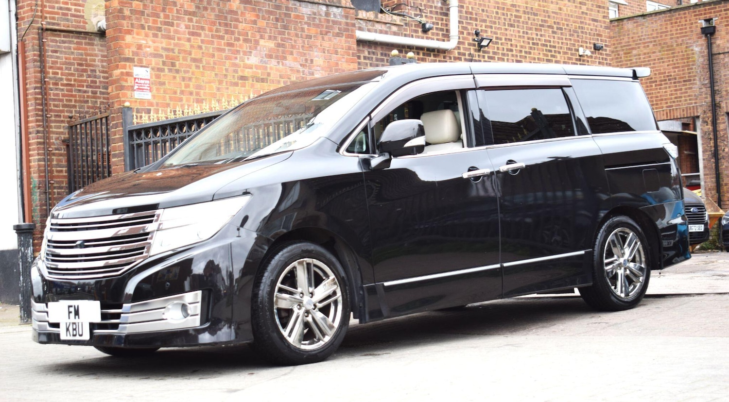 Used Nissan Elgrand 2022 for sale - 78007537: Photo 32