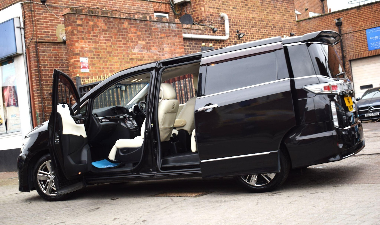 Used Nissan Elgrand 2022 for sale - 78007537: Photo 6