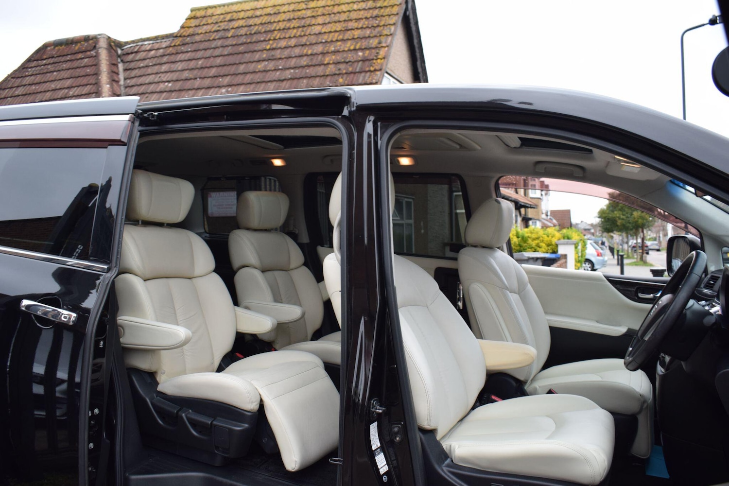 Used Nissan Elgrand 2022 for sale - 78007537: Photo 7