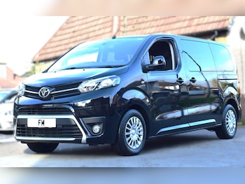 Used Toyota PROACE CITY Verso 2022 for sale - 76522306: Photo