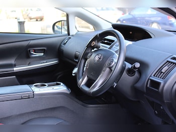 Used Toyota Prius+ 2020 for sale - 78535334: Photo