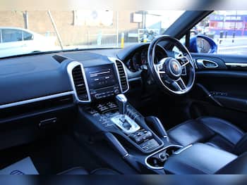Used Porsche Cayenne 2017 for sale - 79846784: Photo