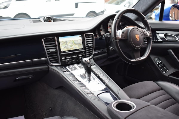 Used Porsche Panamera 2016 for sale - 75609075: Photo 2