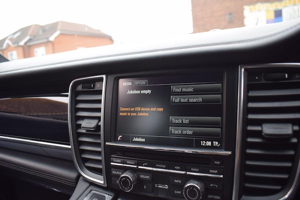 Used Porsche Panamera 2016 for sale - 75609075: Photo 32