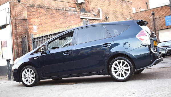 Used Toyota Prius+ 2020 for sale - 76189550: Photo 25