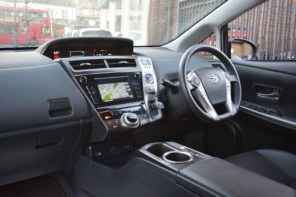 Used Toyota Prius+ 2020 for sale - 76189550: Photo 2