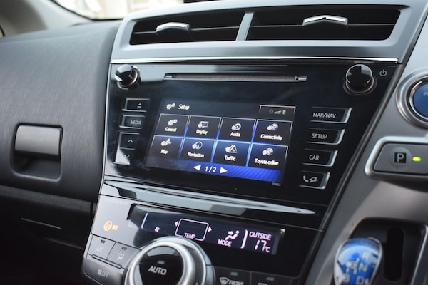 Used Toyota Prius+ 2020 for sale - 76189550: Photo 31