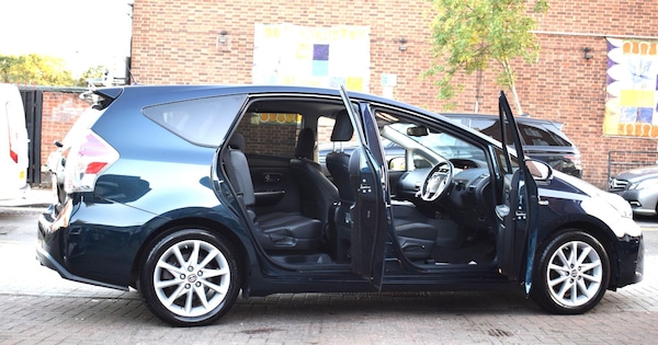 Used Toyota Prius+ 2020 for sale - 76189550: Photo 33