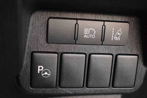 Used Toyota Prius+ 2020 for sale - 76189550: Photo 43