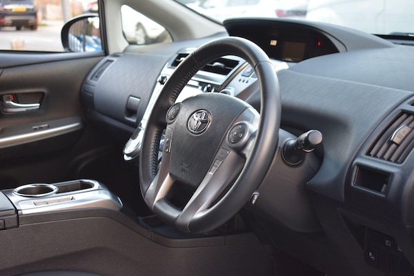 Used Toyota Prius+ 2020 for sale - 76189550: Photo 5