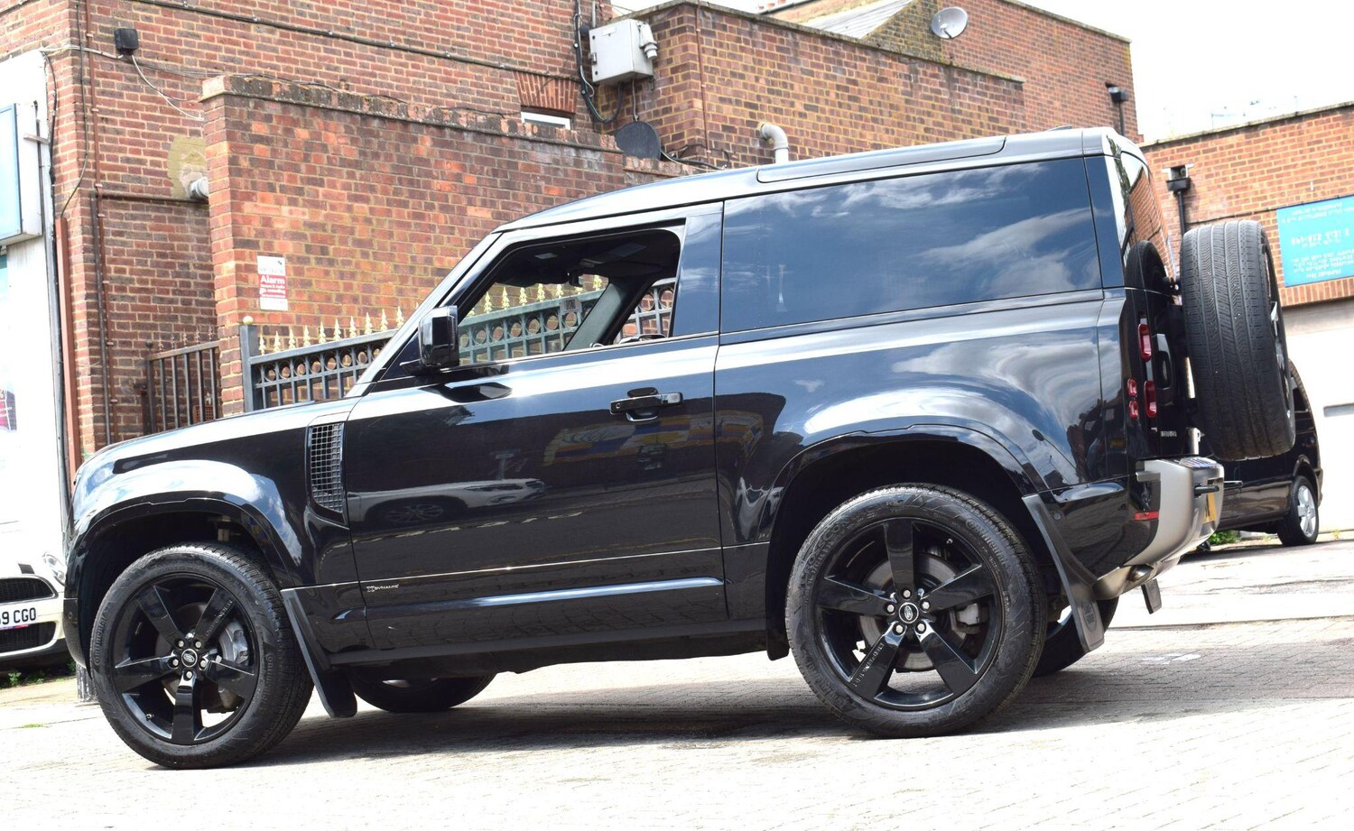 Used Land Rover Defender 90 for sale - 78156944: Photo 10