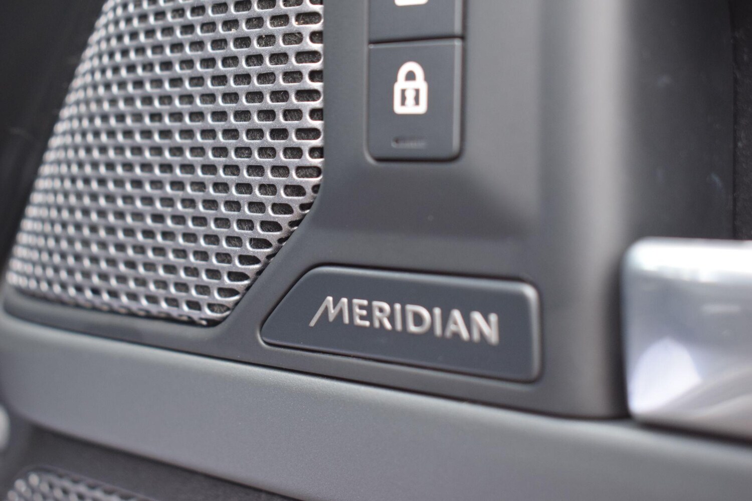 Used Land Rover Defender 90 for sale - 78156944: Photo 16