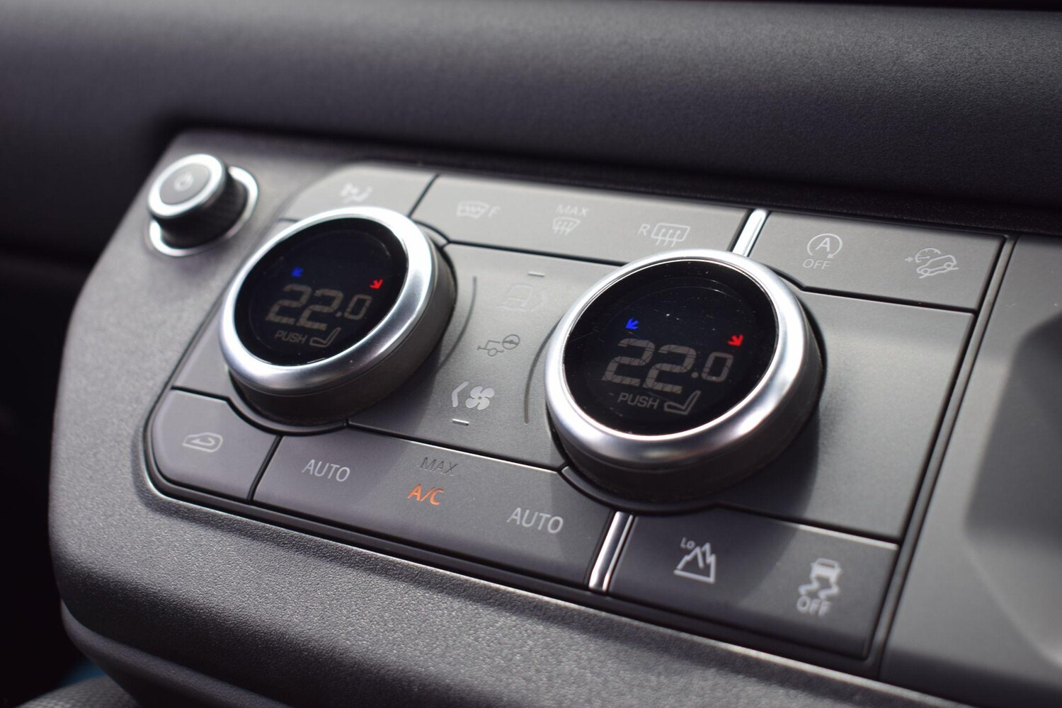 Used Land Rover Defender 90 for sale - 78156944: Photo 29