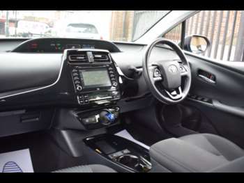 Used Toyota Prius 2020 for sale - 75060100: Photo